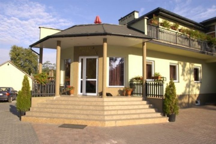 Hotel** Pod Różami
