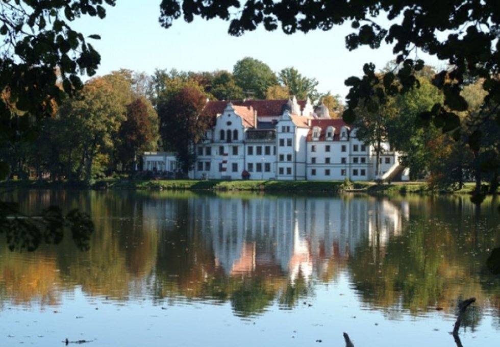 hotel *** - Hotel Podewils *** – Zamek Rycerski