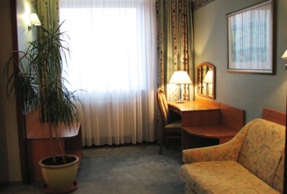 hotel *** - Hotel Krosno-Nafta - Pokoje - zdjęcie 3