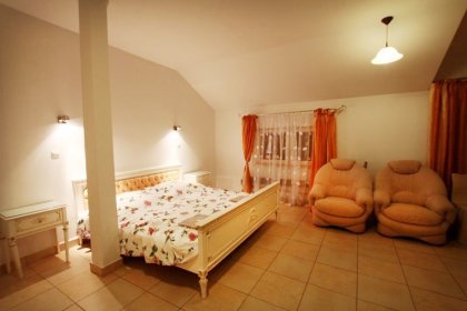 hotel - Zajazd Pod Dębem - zdjęcie 9