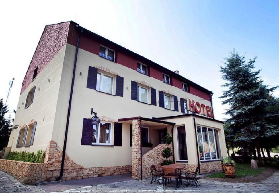 hotel *** - Restauracja & Hotel *** Złoty Lin