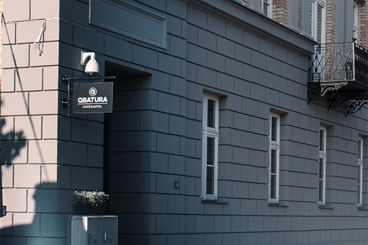 Qbatura Cafe & Hotel
