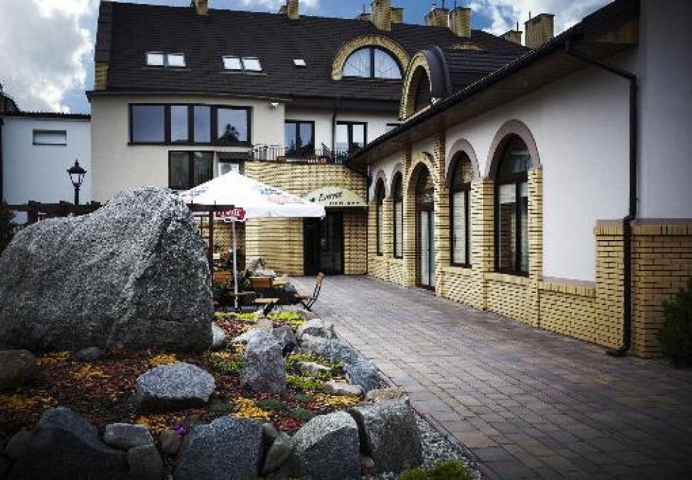 hotel *** - Hotel i Restauracja Everest ***