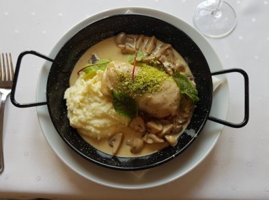 Hotel Restauracja Baśniowa-efektowne podanie-SaleBiznesowe