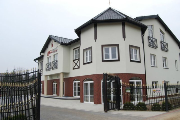 Hotel Amigo***