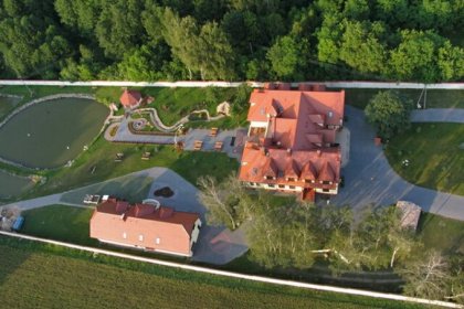 hotel - Hotel Dworek Marzenie - zdjęcie 1