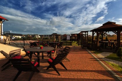 hotel *** - Dworek Różany Hotel & Restaurant - zdjęcie 1