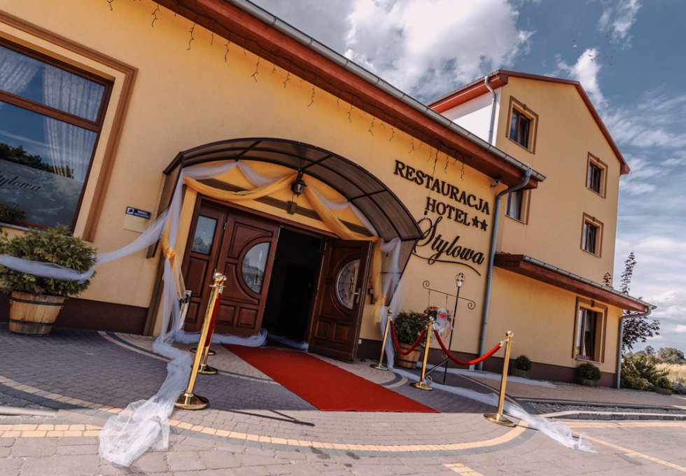 hotel *** - Restauracja & Hotel*** Stylowa