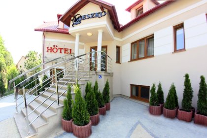 hotel - Hotel Mieszko - zdjęcie 1