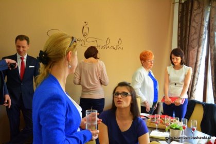 obiekt konferencyjny - Szampan i Truskawki - zdjęcie 4