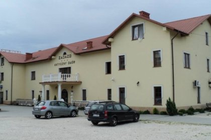 hotel - Hotel Antyczny Dwór - zdjęcie 1