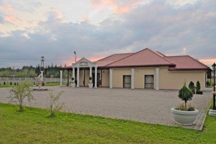 dworek - Dworek Na Skraju Puszczy - zdjęcie 1