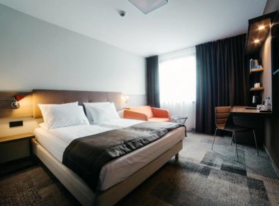 Q Hotel Plus Katowice- pokój 2-osobowy- Sale Biznesowe