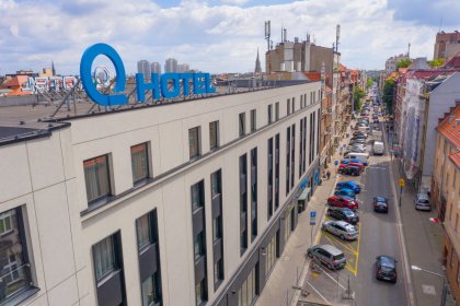 hotel **** - Q Hotel Plus Katowice - wideo