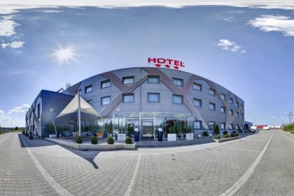 hotel *** - HOTEL Porto - wideo