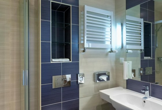 Metropol Hotel Warszawa bathroom SaleBiznesowe