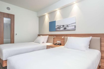 hotel *** - Hampton by Hilton Oświęcim - zdjęcie 5