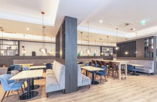 hotel *** - Hampton by Hilton Oświęcim - zdjęcie 1 