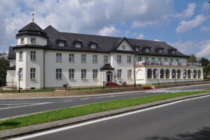 pałac - Prawdzic Pałac - zdjęcie 3