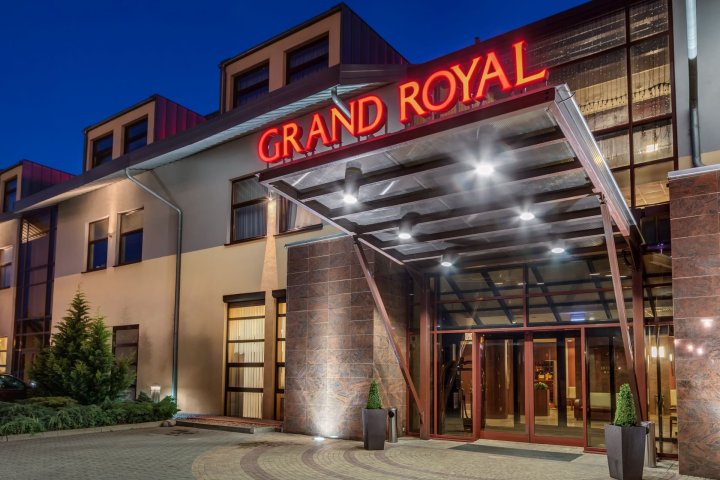 Grand Royal Hotel