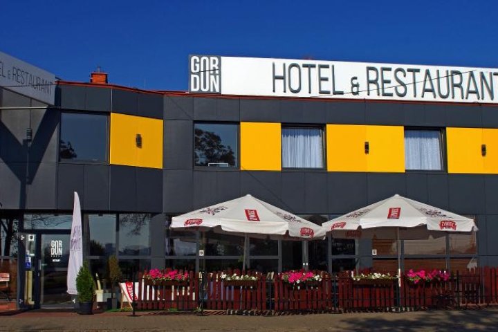 Hotel Gordon & Restaurant**