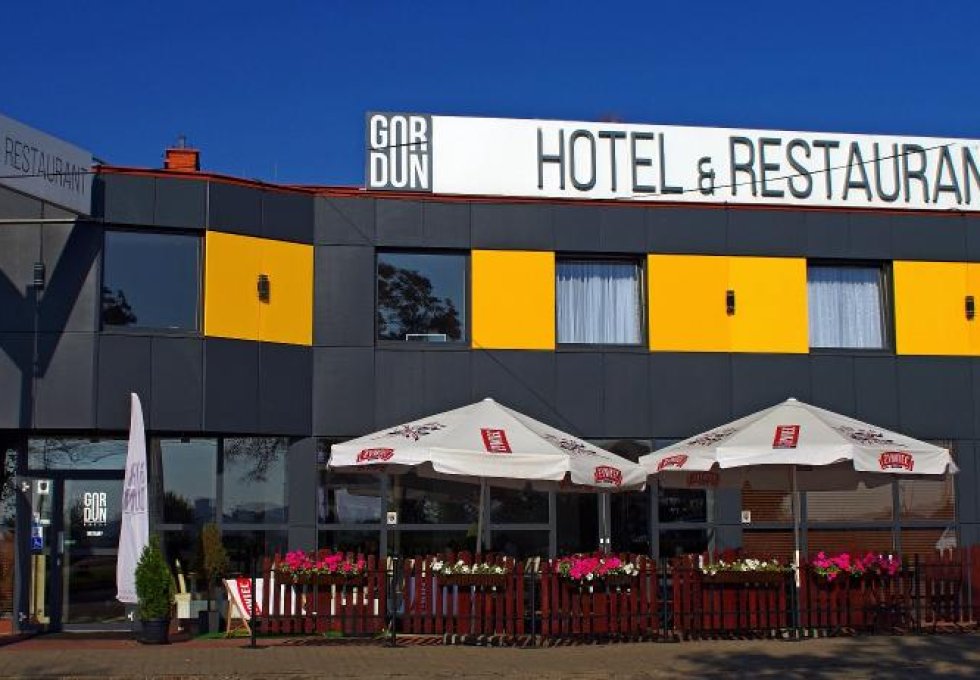 hotel - Hotel Gordon & Restaurant**