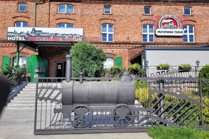 hotel *** - Hotel Przystanek Toruń*** & Restauracja Lokomotywa - zdjęcie 1
