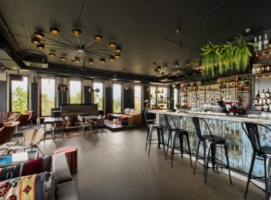 Dobrze zaopatrzony bar Sen Warsaw