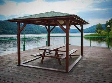 pomost i jezioro Hotel Łaziska