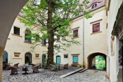 Uroczysko Siedem Stawów wewnętrzny plac