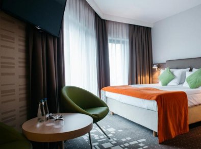 Q Hotel Plus Wrocław-pokój hotelowy- SaleBiznesowe