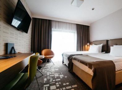 Q Hotel Plus Wrocław-pokój hotelowy- SaleBiznesowe