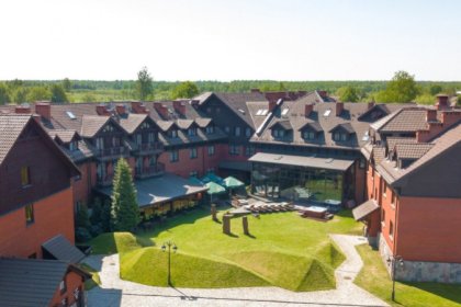 Hotel Żubrówka - widok na hotel - SaleBiznesowe