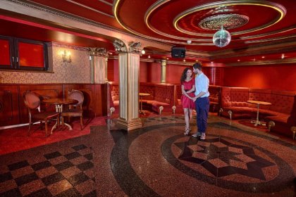 Hotel Żubrówka - klub nocny - SaleBiznesowe