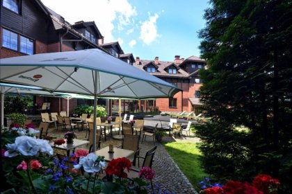 Hotel Żubrówka - taras - SaleBiznesowe