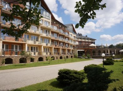 Hotel Activa - budynek z przodu - SaleBiznesowe