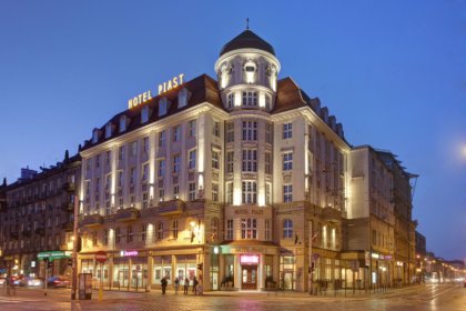 hotel - Hotel Piast Wrocław - wideo