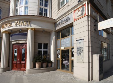 Hotel Piast Wrocław - wejście - SaleBiznesowe