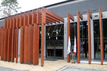 obiekt konferencyjny - Centrum Konferencyjno-Wystawiennicze Instytutu Badawczego Leśnictwa - zdjęcie 1