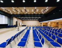 Sale konferencyjne w budynku przy ul. Chałubińskiego 8