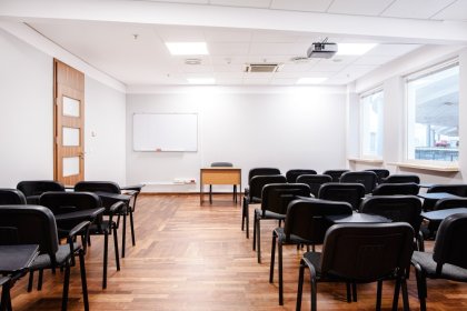 obiekt konferencyjny - Lingwistyczna Szkoła Wyższa w Warszawie - zdjęcie 6