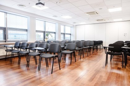 obiekt konferencyjny - Lingwistyczna Szkoła Wyższa w Warszawie - zdjęcie 2