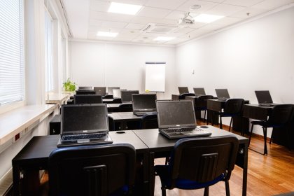 obiekt konferencyjny - Lingwistyczna Szkoła Wyższa w Warszawie - zdjęcie 3