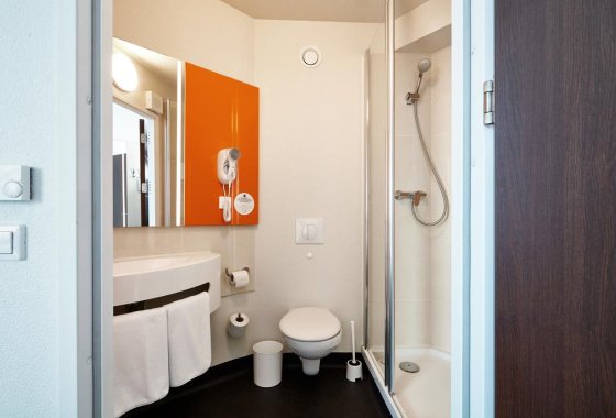 hotel - B&B Hotel Warszawa Okęcie - Pokoje - zdjęcie 4