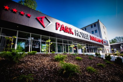 obiekt konferencyjny - Park Hotel Diament Zabrze**** / Hotel Diament Zabrze *** - wideo