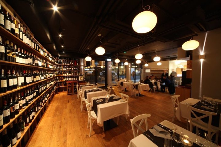 Dekant Wine Bar & Restaurant
