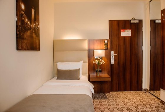 hotel **** - B&B Hotel Rzeszów Centrum - Pokoje - zdjęcie 10