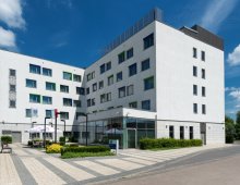 Holiday Inn Express Warsaw Airport