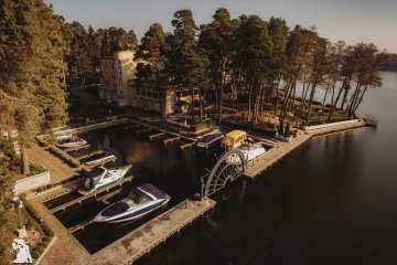 Oficerski Yacht Club