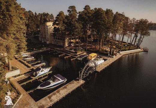 Oficerski Yacht Club